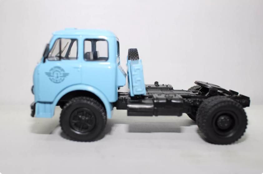 Vintage Collectible Trucks - Neuerscheinung Sonderpreis Druckguss-Metall 1/43 Russischer MAZ