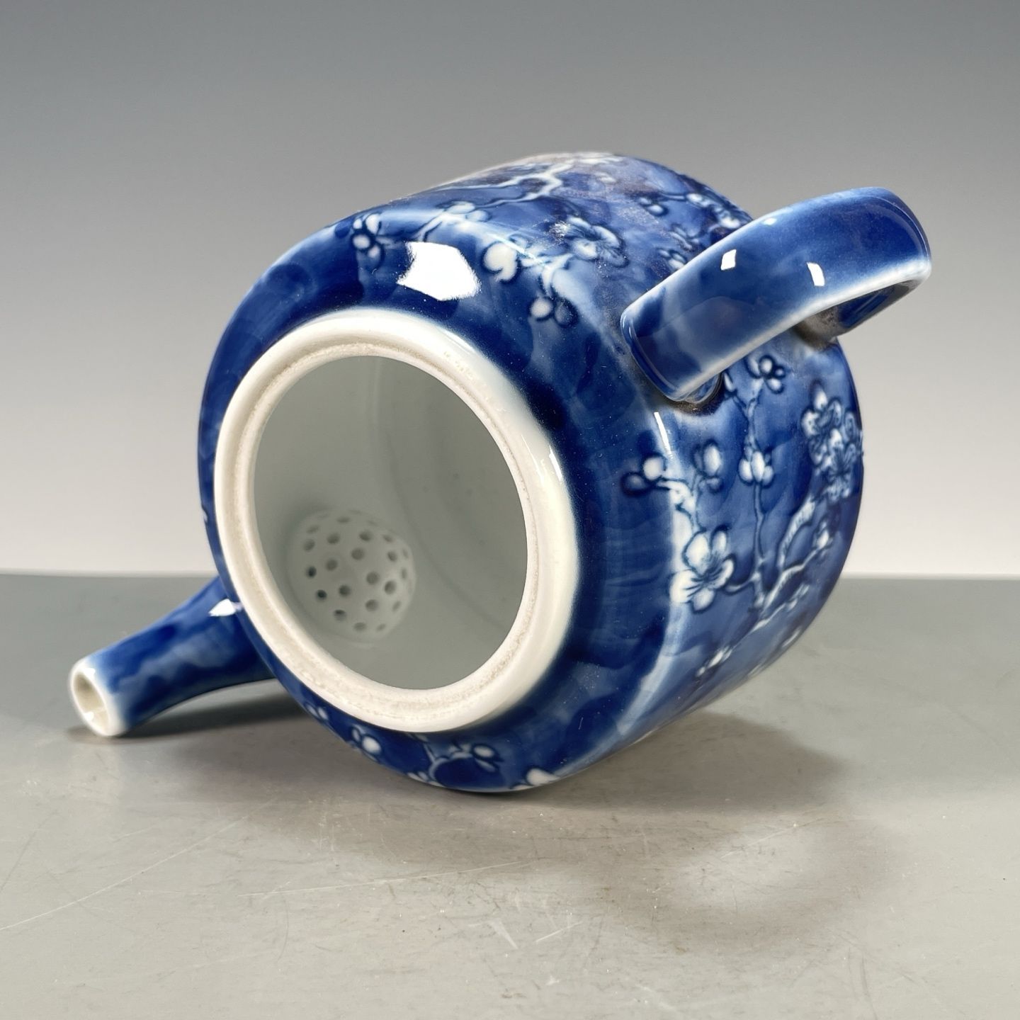 Handbemalte Blau-Weiße Flache  – Vintage Collectible Pottery Bewertung und Preis