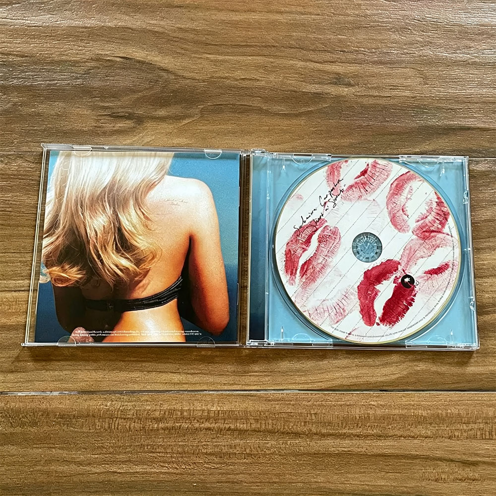 CD 'Short N' Sweet' - Pop, Cou – Vintage Collectible & Vintage Dolls Bewertung und Preis