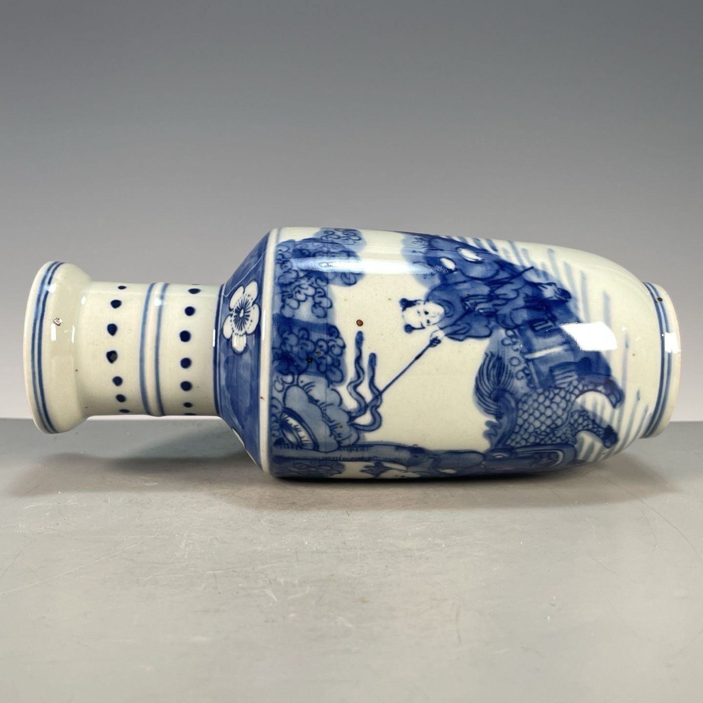 Blau-weiße Porzellan-Rouleau-V – Vintage Collectible Pottery Bewertung und Preis