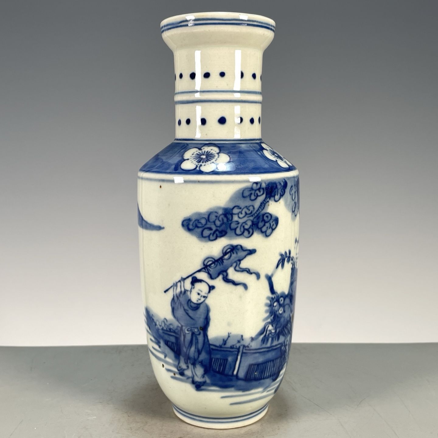 Blau-weiße Porzellan-Rouleau-V – Vintage Collectible Pottery Bewertung und Preis
