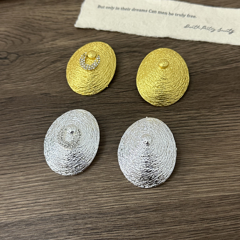 Übertriebene Vintage-Ohrringe  – Vintage Collectible Show Bewertung und Preis