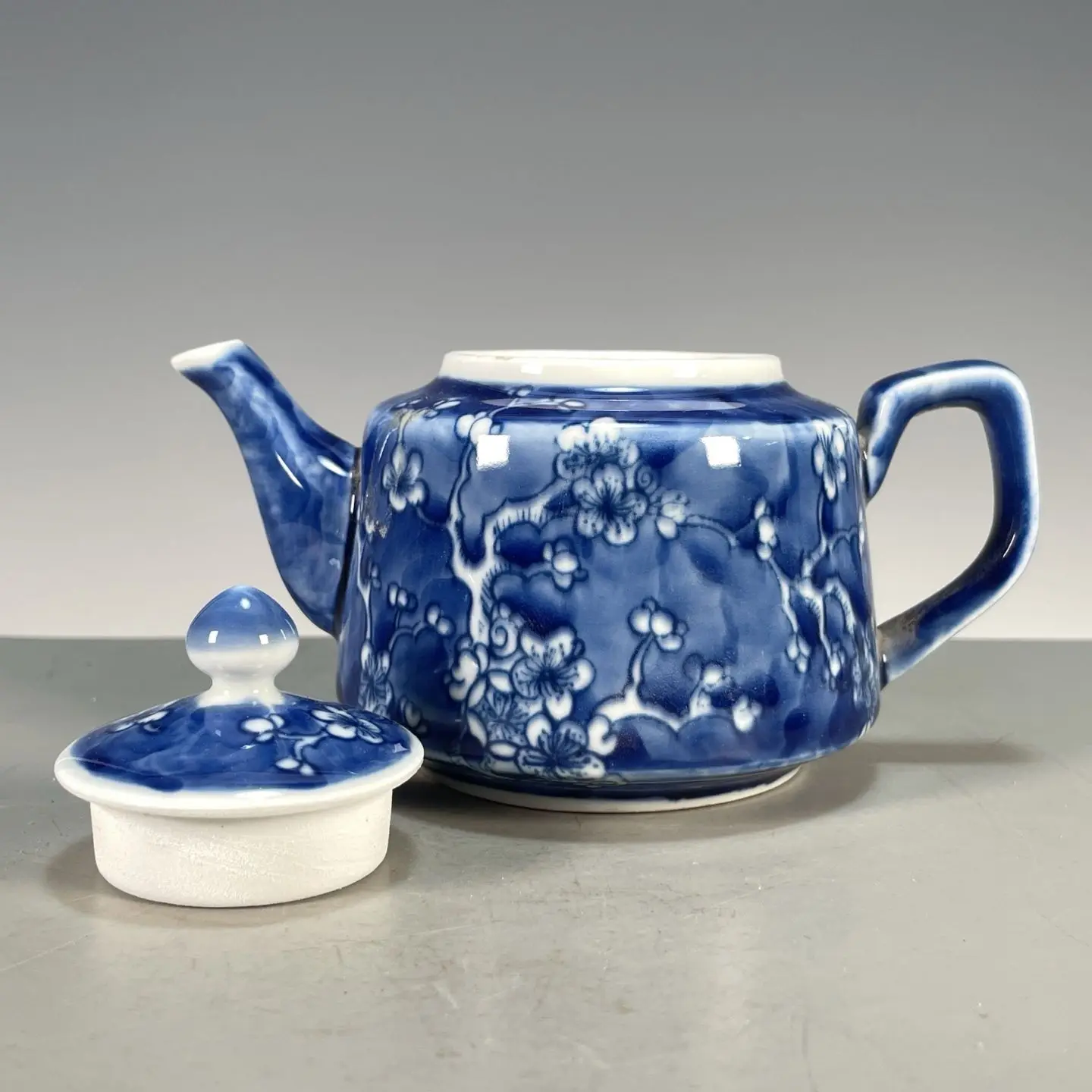 Handbemalte Blau-Weiße Flache  – Vintage Collectible Pottery Bewertung und Preis